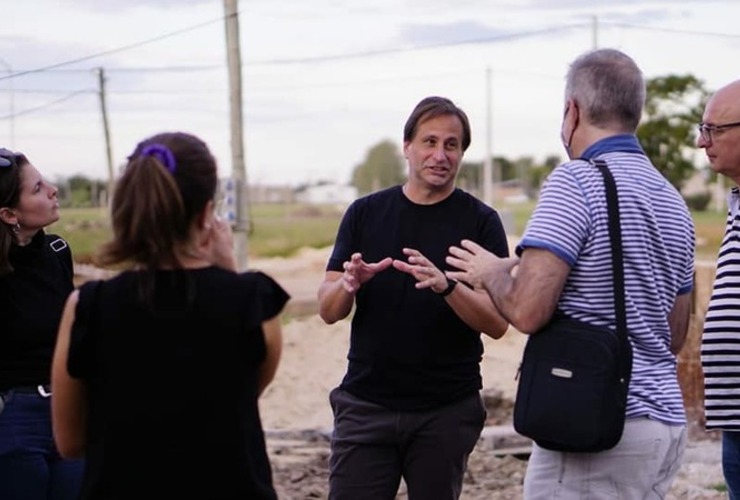 Ferri adelantó más casas para la localidad.