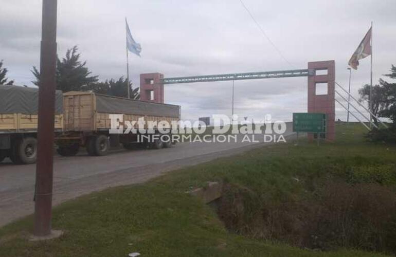 Imagen de Solicitan reparación del intercambiador del puente de autopista