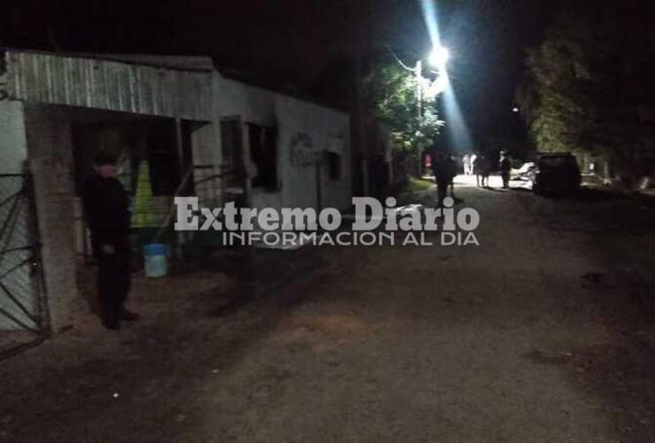 Imagen de Prendieron fuego una casa del barrio de la costa