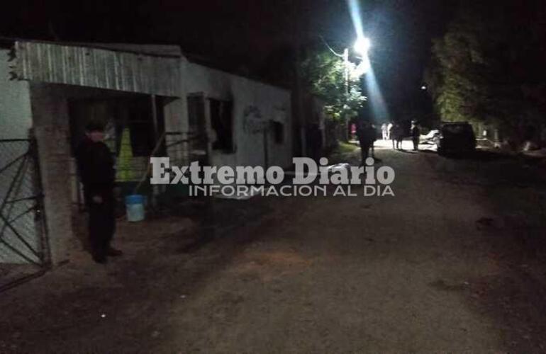 Imagen de Prendieron fuego una casa del barrio de la costa