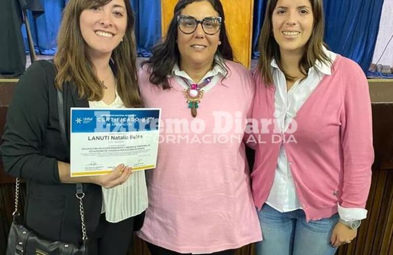 Imagen de La Dra. Natalia Lanutti finalizó la Diplomatura en Acompañamiento y Abordaje Territorial de Situaciones de Violencia por Razones de Género.