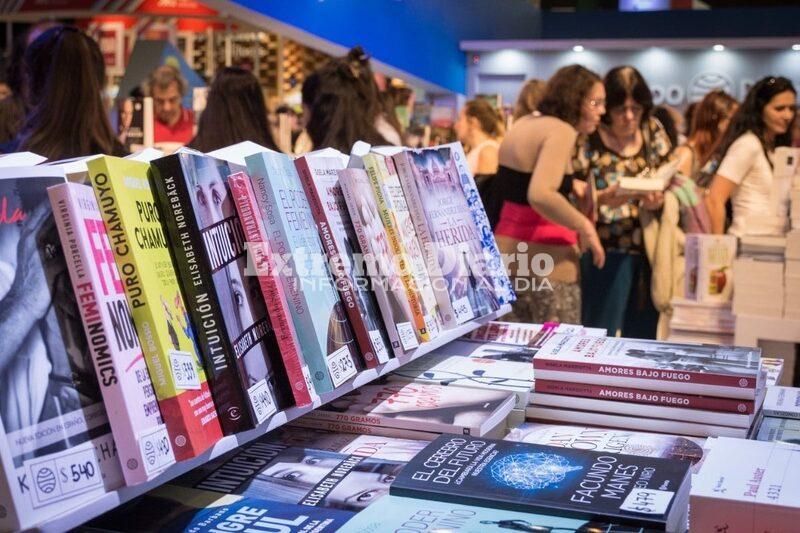 Imagen de Fighiera abri&oacute; la convocatoria para quienes quieran viajar a la Feria del Libro