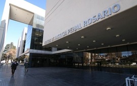 Los detenidos de alto perfil fueron llevados al Centro de Justicia Penal pasadas las 6. (Archivo Rosario3)