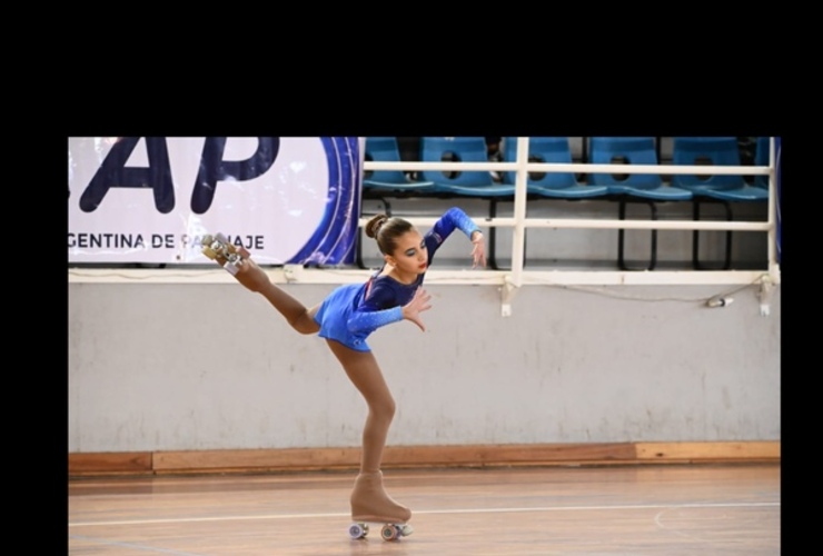 Imagen de Isabella Martínez, patinadora de Fighiera, se destacó en el Nacional de San Luis y clasificó al Sudamericano de San Juan.