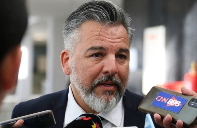 N&eacute;stor Antenucci habl&oacute; con la prensa tras la primera audiencia en el caso del Viejo Cantero. (Alan Monz&oacute;n/Rosario3)