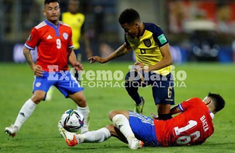 Imagen de Chile denunció a Ecuador ante la FIFA para dejarlo afuera del Mundial