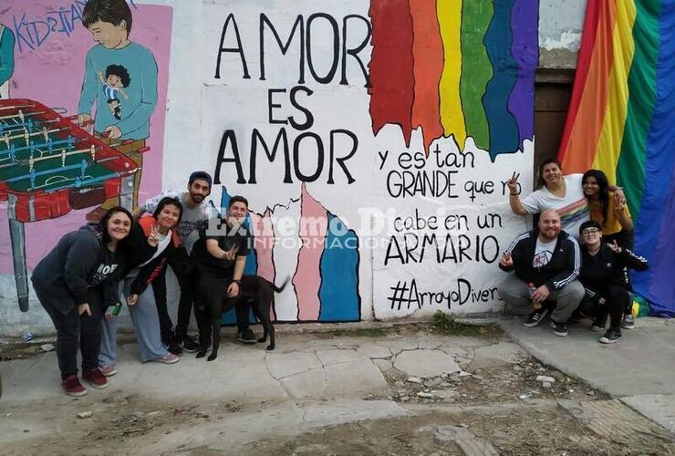 Imagen de El domingo pintarán la senda peatonal en el Concejo por el aniversario de la Ley de Identidad de Género