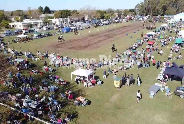 Imagen de Unas 3.000 personas participaron del evento en Albarellos