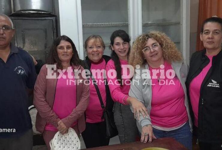 Imagen de Siempre solidarias: Las Reinas Tejedoras visitaron el Refugio Sol de Noche