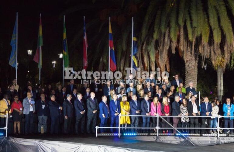 Imagen de Perotti participó del cierre de los Juegos Suramericanos de la Juventud en Rosario