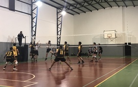 Imagen de Doble jornada del Voley Masculino de Uni&oacute;n, gan&oacute; ante Normal 3 y perdi&oacute; contra Malakate por la Liga O.D.I.