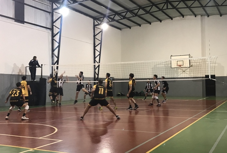 Imagen de Doble jornada del Voley Masculino de Unión, ganó ante Normal 3 y perdió contra Malakate por la Liga O.D.I.