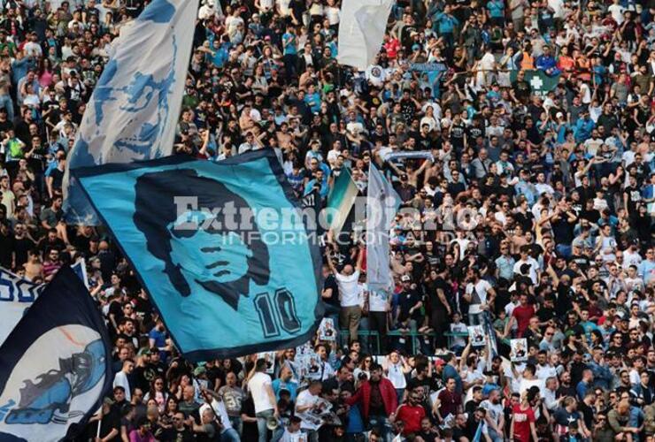 Imagen de La hinchada del Napoli le robó el auto a su DT y solo lo devolverá si renuncia