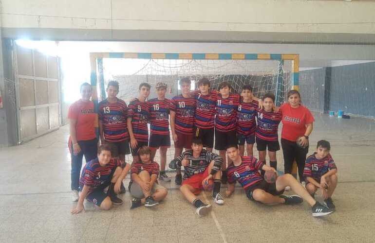 Imagen de Talleres en cat. Menores, venci&oacute; de local a Gran Rosario y a Asturiano y sigue l&iacute;der del torneo.