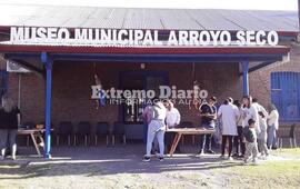 Imagen de Se realiz&oacute; la exposici&oacute;n por el 50&deg; aniversario de la Escuela T&eacute;cnica N&deg;450 en el Museo Municipal