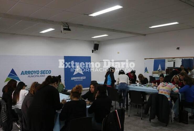 Imagen de Comenz&oacute; el taller de aparado de calzado en el Centro Cultural