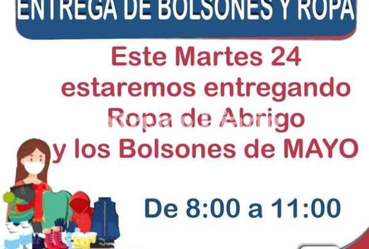 Imagen de Entrega de bolsones y ropa