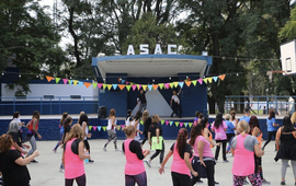 Imagen de El Zumbathon de A.S.A.C. fue un &eacute;xito, con gran concurrencia de personas y mucho baile.