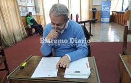 Imagen de Daniel Tonelli pidi&oacute; el bacheo y la repavimentaci&oacute;n sobre calle Rivadavia al 400