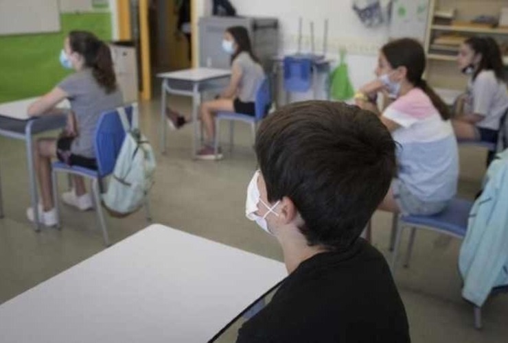 Imagen de Algunas escuelas comienzan a exigir el uso obligatorio del barbijo en las aulas