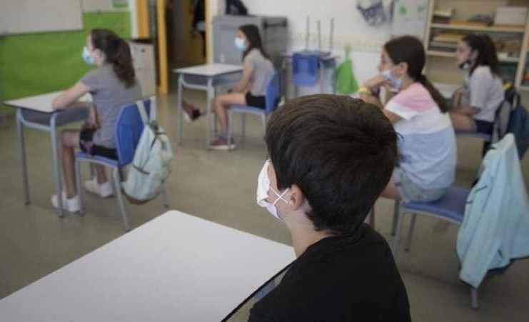 Imagen de Algunas escuelas comienzan a exigir el uso obligatorio del barbijo en las aulas