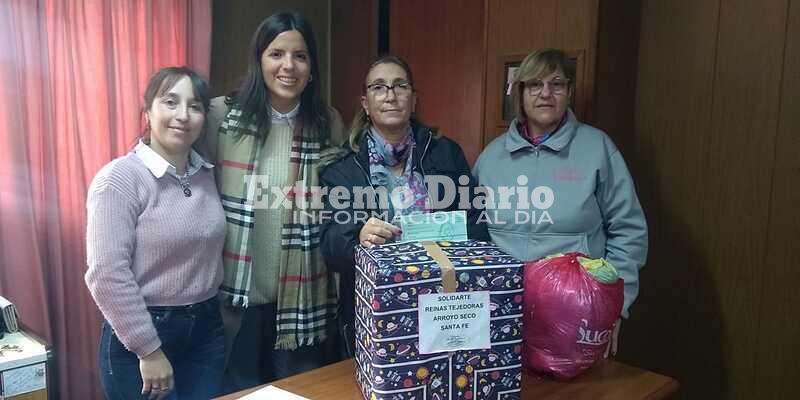 Imagen de Las Reinas Tejedoras donaron ajuares para el &Aacute;rea de Salud y Desarrollo Social de Fighiera