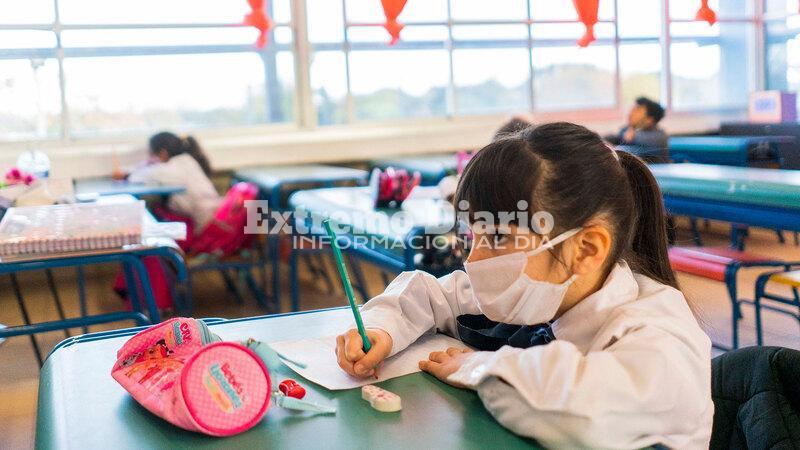 Imagen de Amsaf&eacute; y Sadop piden que se use el barbijo en escuelas