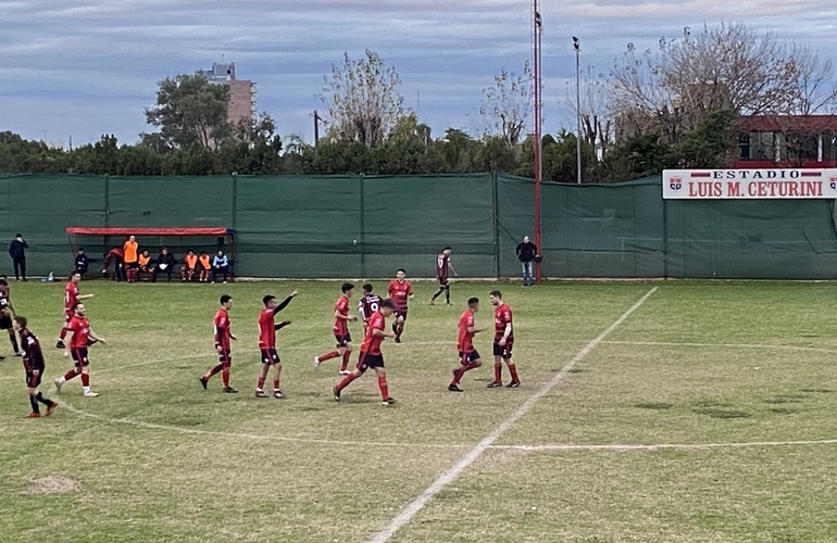 Imagen de Talleres le ganó a Figherense 5 a 1 y esperará resultados para clasificar a los PlayOffs