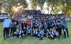 Imagen de Uni&oacute;n le gan&oacute; 1 a 0 a Athletic con gol de Mat&iacute;as Gigli y se qued&oacute; con el cl&aacute;sico de la ciudad.