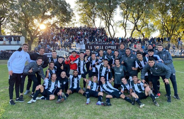 Imagen de Uni&oacute;n le gan&oacute; 1 a 0 a Athletic con gol de Mat&iacute;as Gigli y se qued&oacute; con el cl&aacute;sico de la ciudad.
