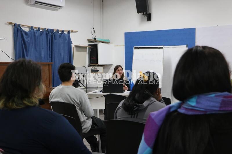 Imagen de Comenz&oacute; el taller de faena de animales en el Centro Cultural