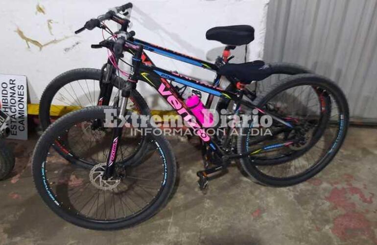 Imagen de GUM recupera dos bicicletas robadas