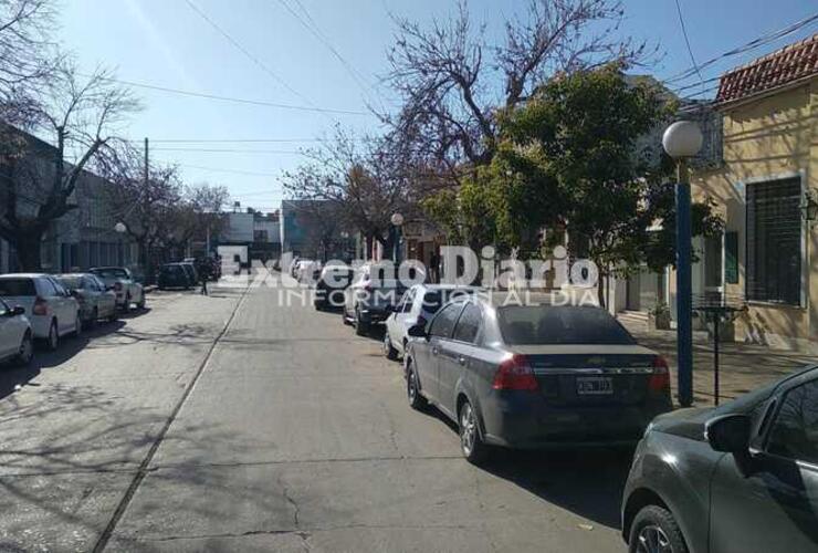 En pleno centro. Hipólito Yrigoyen al 200, es entre San Martín y Belgrano.