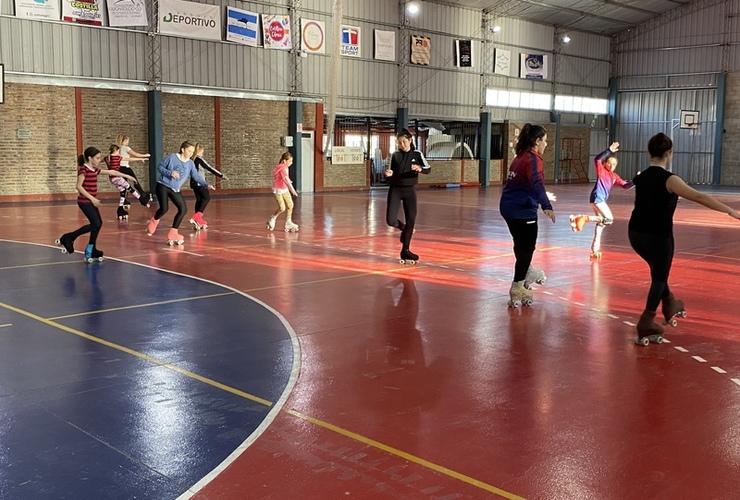 Imagen de Talleres realizó una capacitación para sus patinadoras