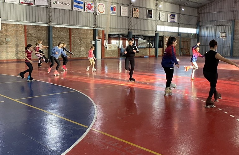 Imagen de Talleres realizó una capacitación para sus patinadoras