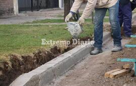 Imagen de Se realizaron 280 metros de cord&oacute;n cuneta en barrio Asac