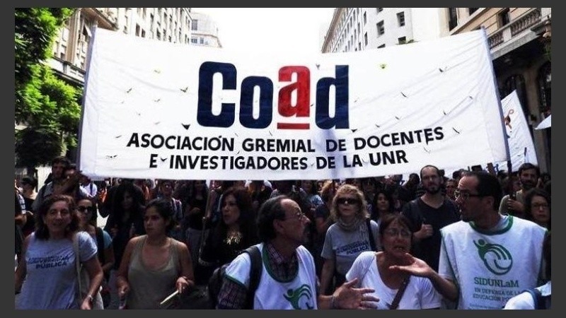 Imagen de Docentes universitarios inician este martes doble jornada de paro por reapertura de paritarias