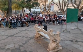 Otra clase p&uacute;blica al aire libre en el marco de un conflicto. (archivo Rosario3)