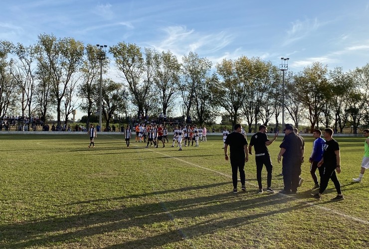 Imagen de La Liga Regional del Sud suspendió los cuartos de final (ida) de la Primera por decisión del Ministerio de Seguridad de Santa Fe