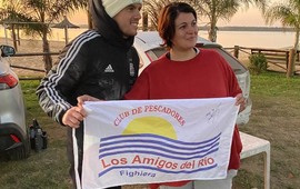 Imagen de Giovanni Lo Celso pas&oacute; una tarde de pesca con amigos en el Club de Pescadores de Fighiera