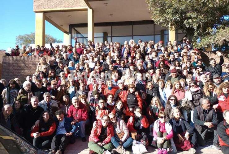 Imagen de Soñadores del Paraná y Costumbres Argentinas participaron de un Encuentro Nacional de Folklore en Bell Ville