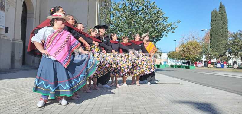 Imagen de So&ntilde;adores del Paran&aacute; y Costumbres Argentinas participaron de un Encuentro Nacional de Folklore en Bell Ville