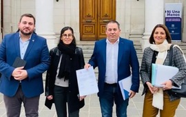 Los diputados Ghione, Sola, Julierac y Florito, en el ingreso a la Legislatura santafesina.