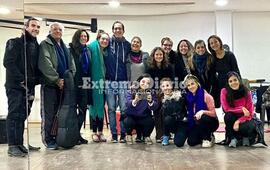 Imagen de La profesora Claudia Vega particip&oacute; de una capacitaci&oacute;n en Rosario a cargo de la maestra de flamenco Julieta Dividino