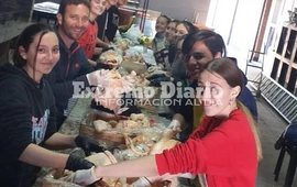Imagen de Los alumnos de la Escuela Comercial realizaron una pollada para el viaje a Champaqu&iacute;