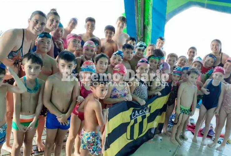 Imagen de Se realizó el primer encuentro de natación en Pueblo Esther