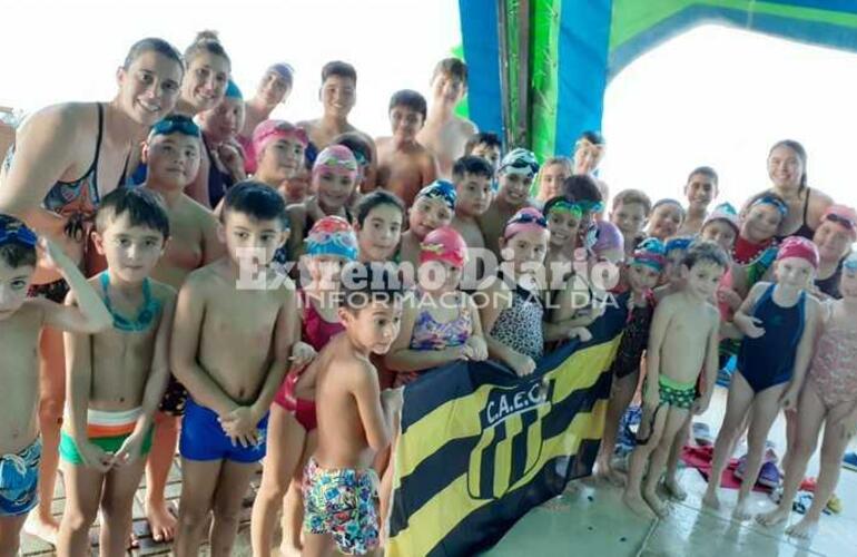 Imagen de Se realizó el primer encuentro de natación en Pueblo Esther