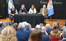Imagen de Expertos discutieron en rosario sobre la econom&iacute;a del delito