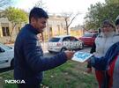 Imagen de Alumnos de los Centros de Alfabetización entregaron escarapelas que ellos mismos confeccionaron