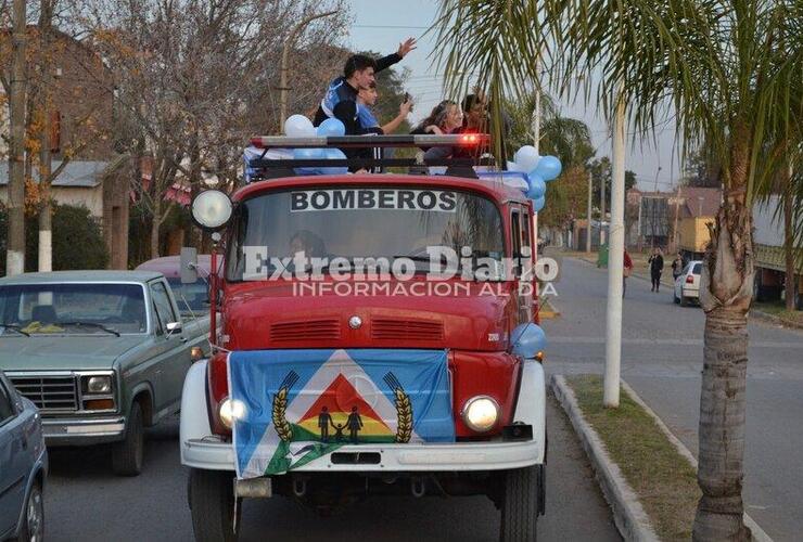 Imagen de Gran caravana de recibimiento al campeón mundial Thiago Dariozzi en Alvear